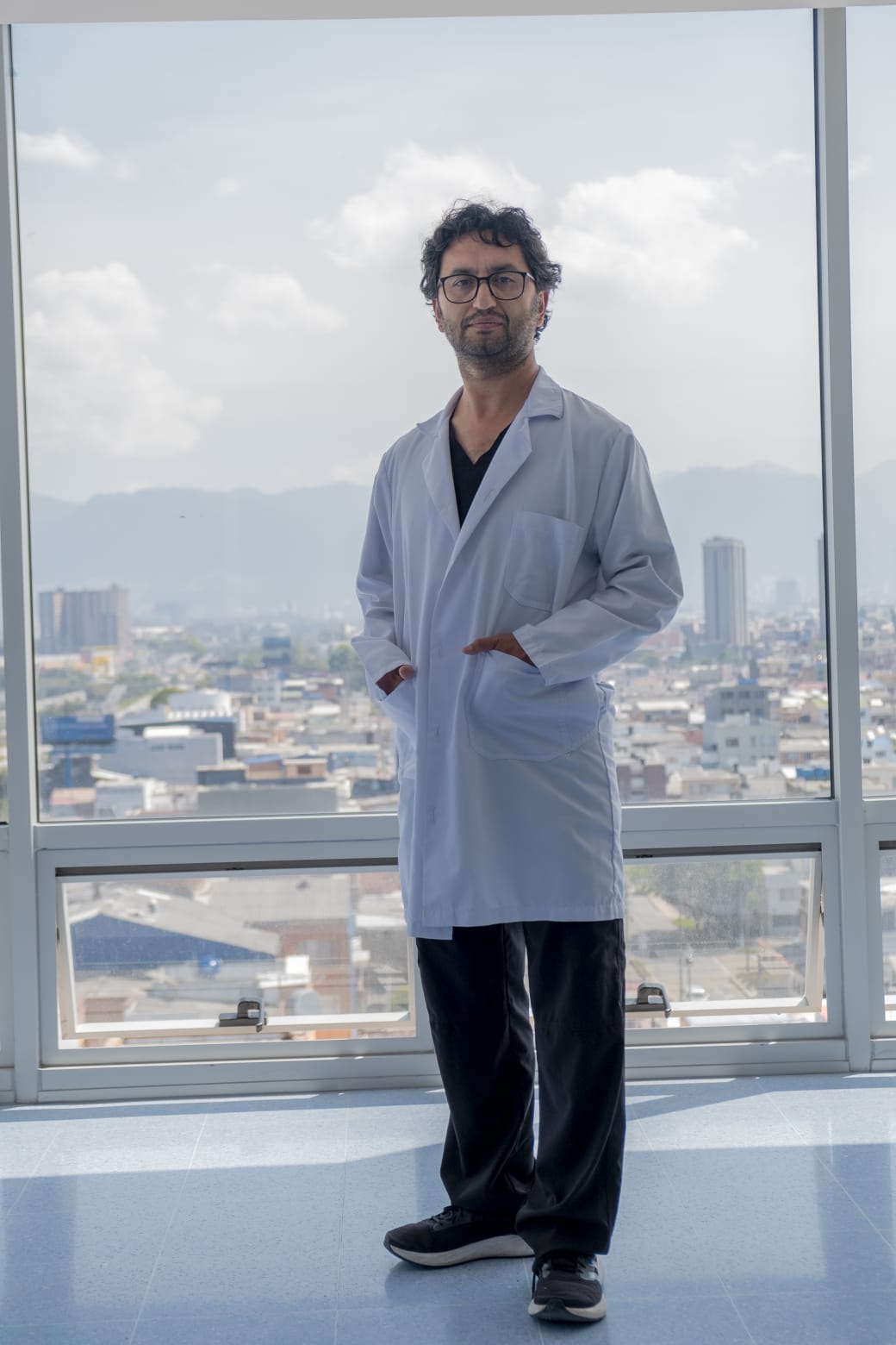 Dr. Leonardo Herrera Calero, cirujano bariátrico en Bogotá